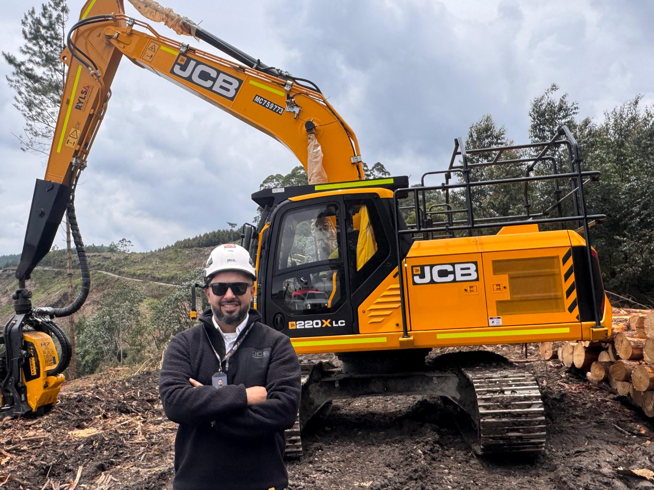 Maquinaria JCB llega a Colombia de la mano de Divemotor y Andes Maq