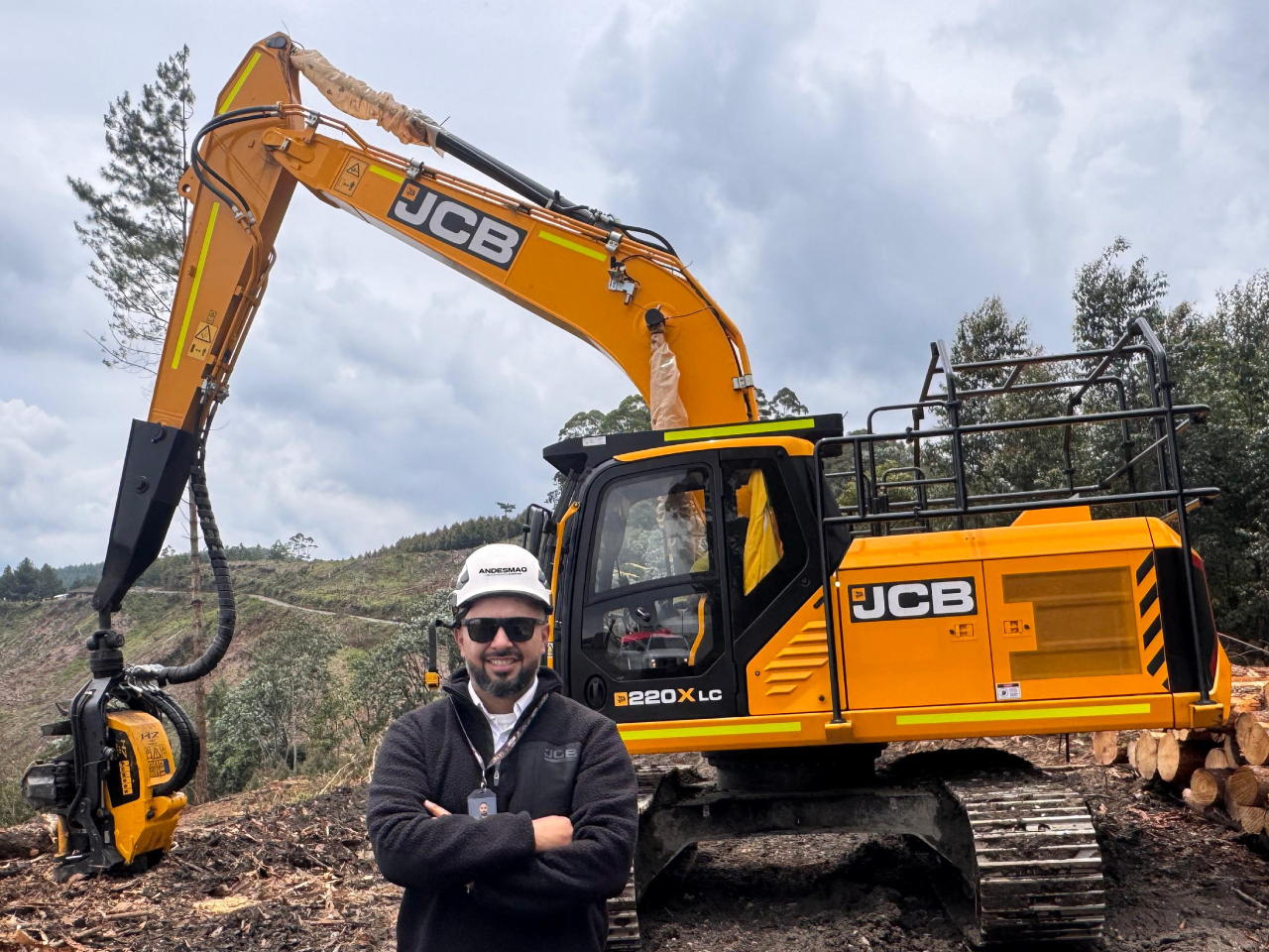 Maquinaria JCB llega a Colombia de la mano de Divemotor y Andes Maq